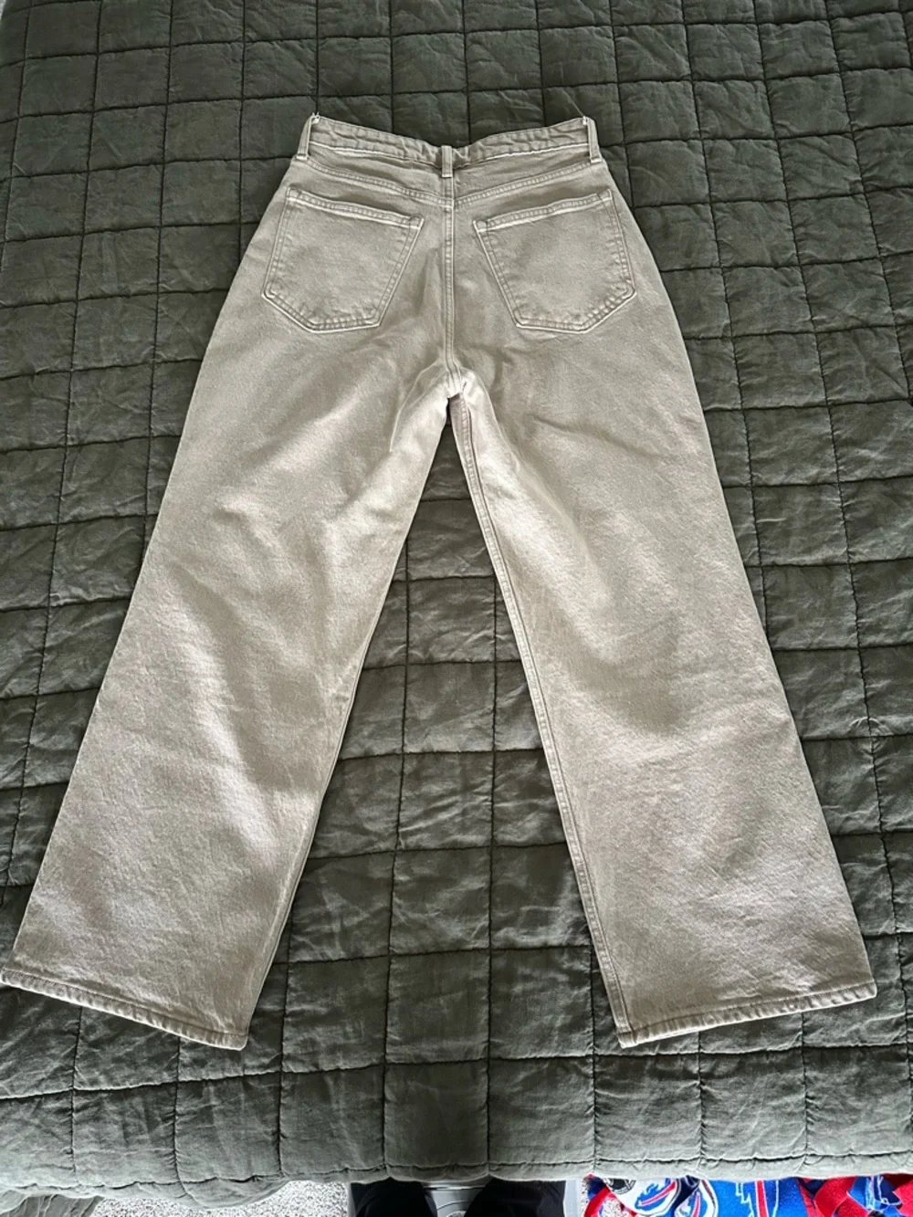 Abercrombie & Fitch Taupe High-Rise Relaxed Jeans - Picture 2 of 4